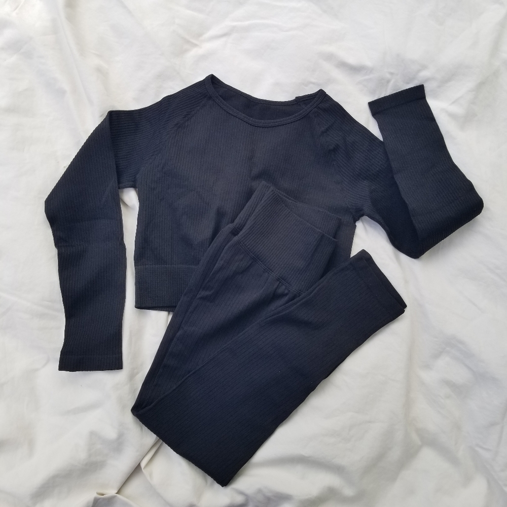 Activewear Set - Picture 2 of 8